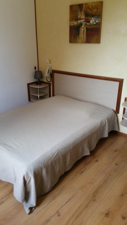 Le Magiot Hotel Montliot-et-Courcelles ภายนอก รูปภาพ