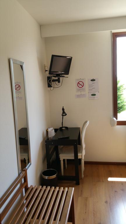Le Magiot Hotel Montliot-et-Courcelles ภายนอก รูปภาพ